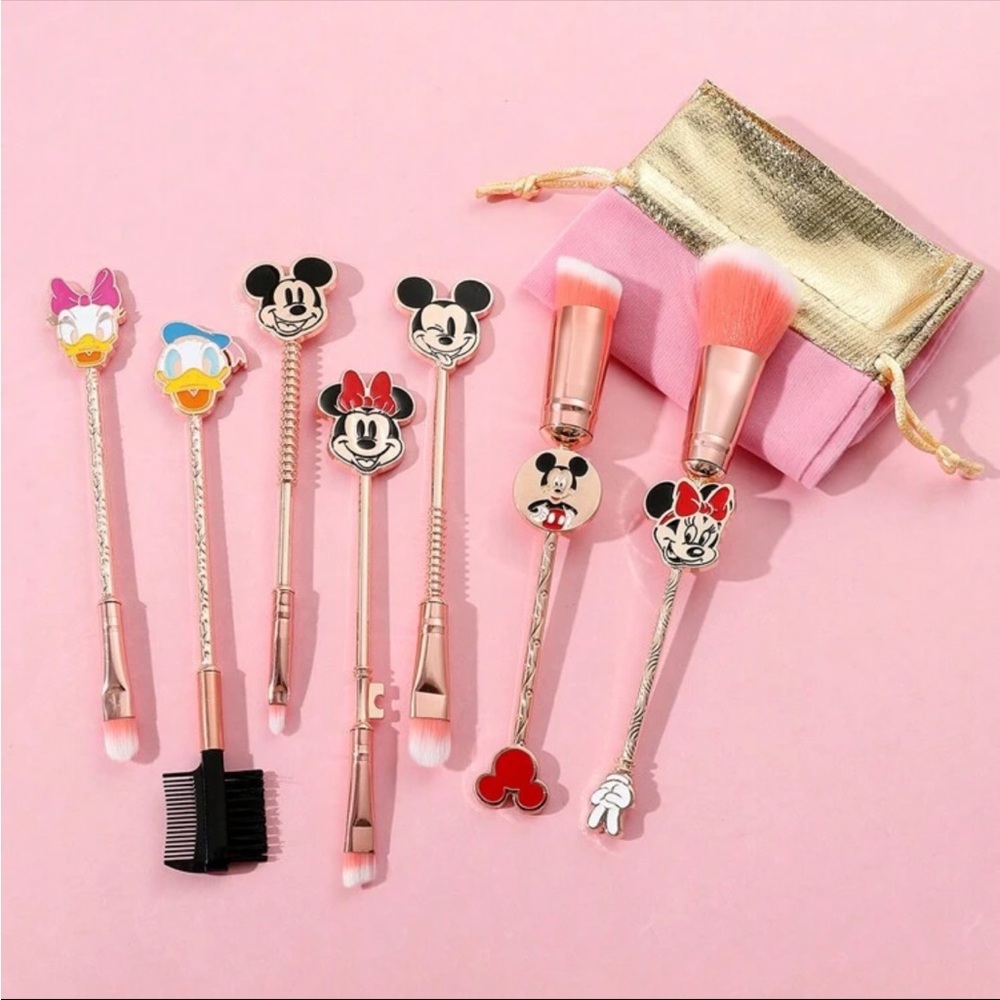 Disney Mickey and Friends Makeup Brush Set - Picture 5 of 13